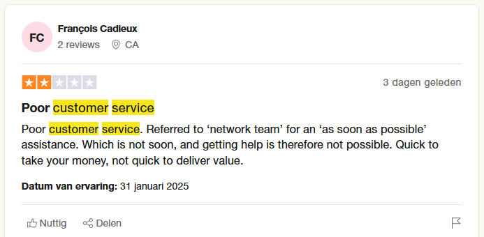 Trustpilot-anmeldelse fra Veronica som kritiserer dårlig kundeservice hos Maya eSIM.