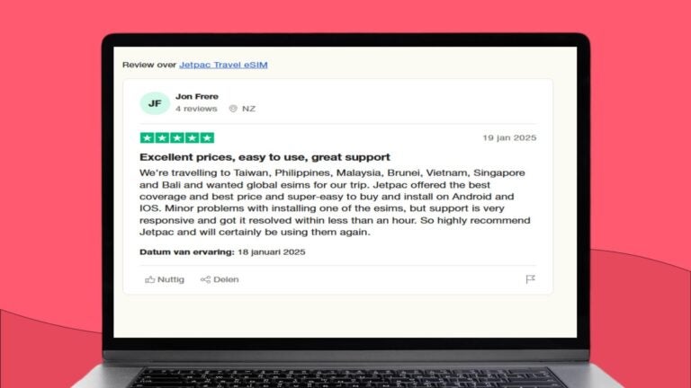 Trustpilot-anmeldelse fra Jon Frere som fremhever god dekning og kundestøtte med Jetpac eSIM under reise