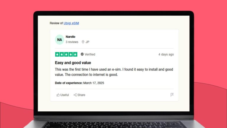 Skjermbilde av en 5-stjerners Trustpilot-anmeldelse for Ubigi eSIM der kunden beskriver tjenesten som enkel å installere, prisgunstig og med stabil internettforbindelse.