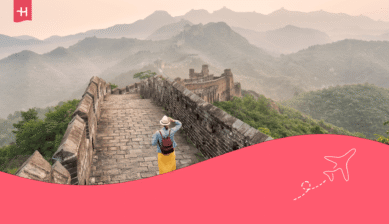 Turist på Den kinesiske mur som hovedbilde for en artikkel om internett i Kina.